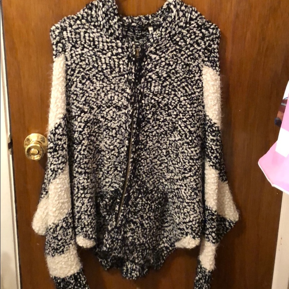 Super cozy black and white zipped cardigan